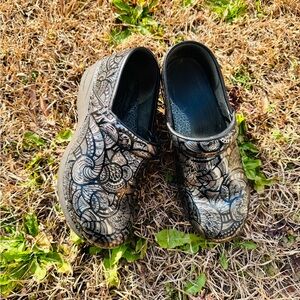 Dansko Black and Gray Patterned Mules
